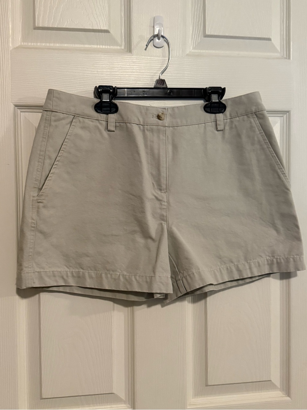 Isaac Mizrahi Size 10 Khaki Cotton Shorts Classic Casual Summer Beige